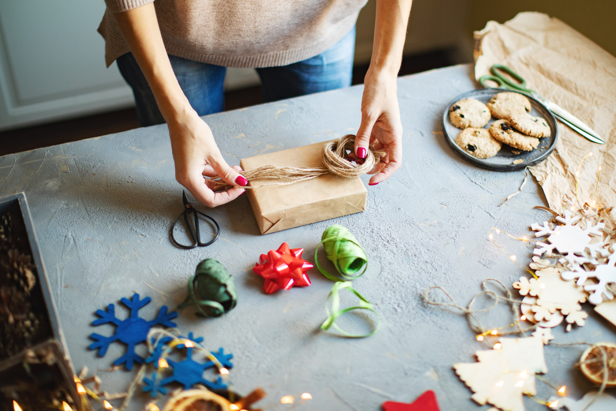 how-to-wrap-a-present-like-a-pro-wrapping-presents-parcel-delivery