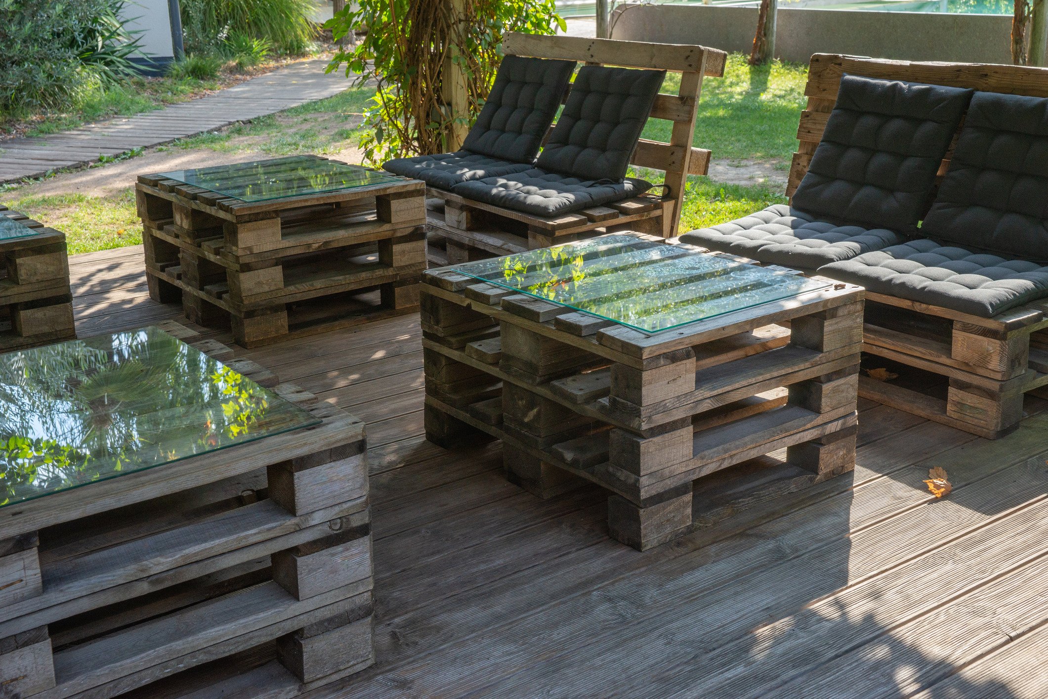 Garden table made from pallets